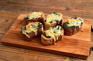 バジルチーズバケット