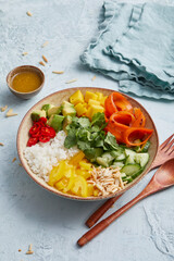 Reissalat mit Karottenlachs