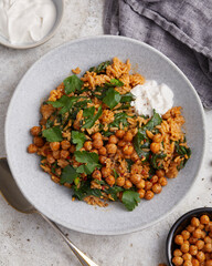 Reispfanne mit Kichererbsen