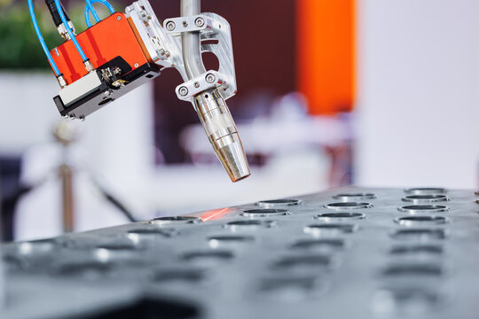 Automatic welding technology for heat exchange pipes in industrial settings