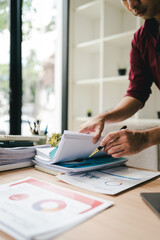 Employees who work with a lot of documents Searching for documents Accounting for income, expenses, tax records, and hard work