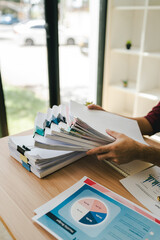 Employees who work with a lot of documents Searching for documents Accounting for income, expenses, tax records, and hard work