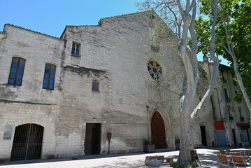 Façade de l'église Saint-Symphorien-les-Carmes d'Avignon