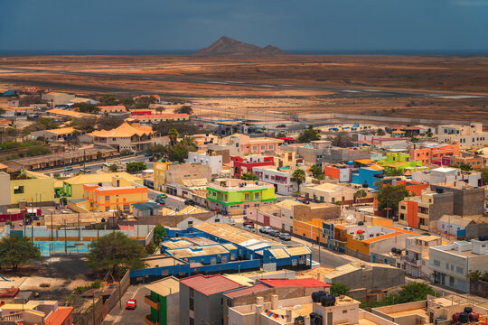 Fototapeta Cityscape of Espargos, the capital of Sal Island in Cape Verde – showcasing local architecture, arid landscapes, and the cultural heart of the island