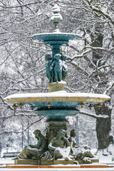 Fontaine un jour de neige à Genève en Suisse