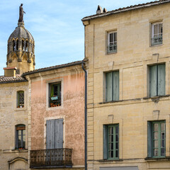 Uzes facade