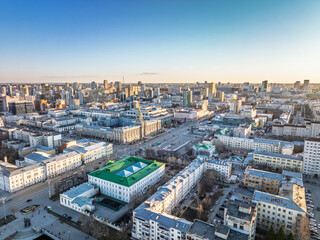 Fototapeta premium Yekaterinburg City Administration or City Hall. Central square. Evening city in the early spring, Aerial View.