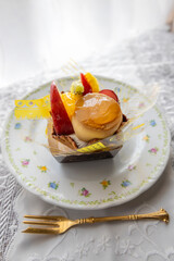 Pudding a la mode on plate