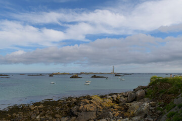 Le phare de l'île Vierge vu depuis Plouguerneau-Lilia en Bretagne