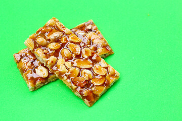 Peanut bars with sweet caramel