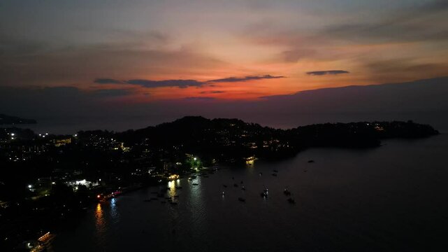Drohnenflug vom Sonnenuntergang in Thailand.