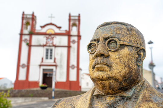 Memorial, bust in honor of Dr. Manuel Monteiro Velho Arruda. Santa Maria-Azores-Portugal.