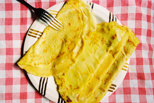 Homemade cr&ecirc;pes