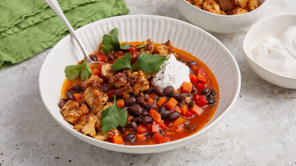 Eintopf mit schwarzen Bohnen