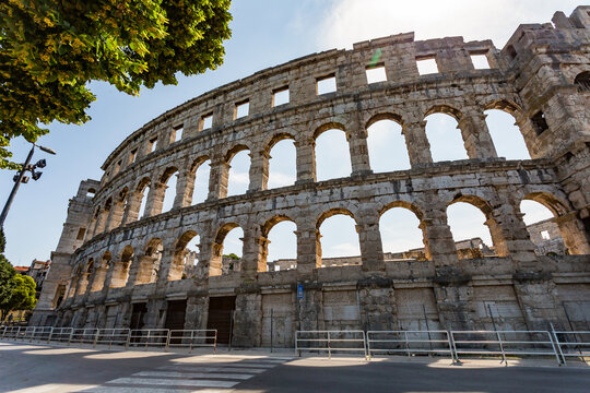 Pula Arena outside