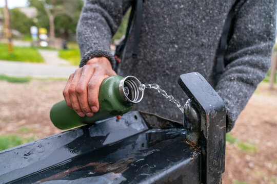 water fountain reusable bottle