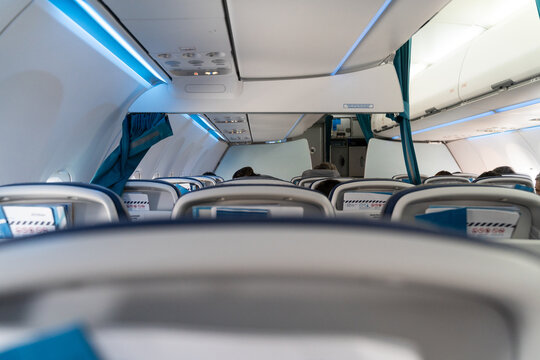 Airplane cabin interior