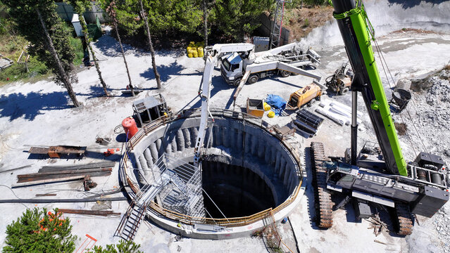 Concrete delivery into the Tunnel Shaft