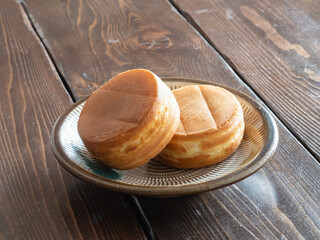 焼き菓子の"おやき"。生地であんこを包んだ和菓子。大判焼き、今川焼きとも言う。
