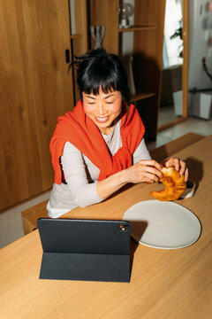 Snack and series 