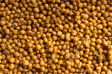 Crunchy Roasted Golden Chickpeas