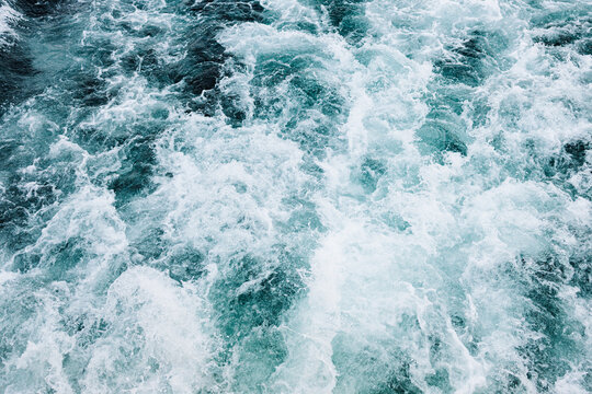 Sea waves