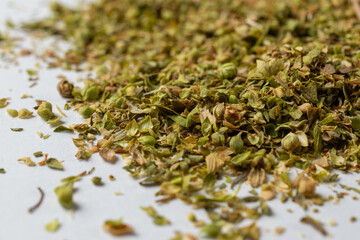 dried crushed oregano