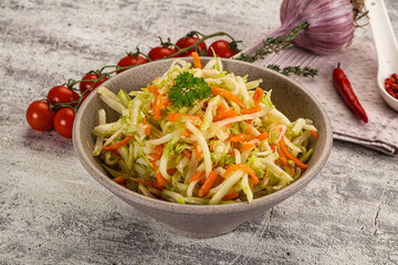 Vegan salad with kohlrabi and carrot