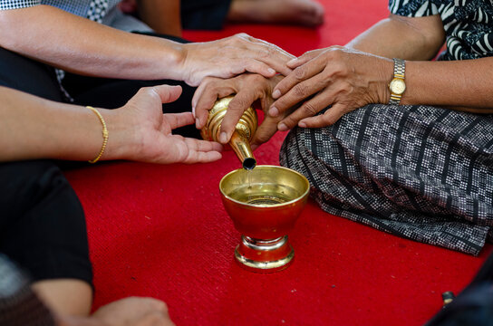 Buddhist libation ritual