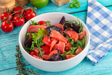 Salad with salmon and arugula