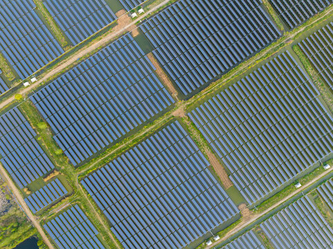 Floating Solar Panels on Water Surface
