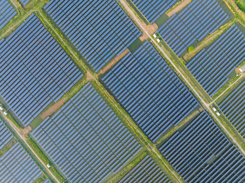 Floating Solar Panels on Water Surface