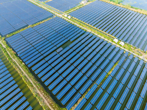Floating Solar Panels on Water Surface
