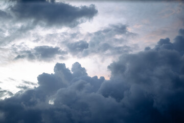 Obraz premium Dramatic Sky with Overcast Clouds