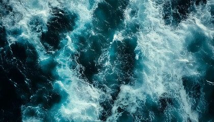Fototapeta premium foamy waves rolling up in ocean