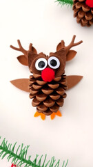 Adorable pine cone reindeer christmas craft
