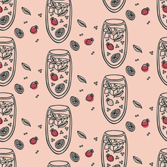 Seamless pattern with hand drawn doodle summer cocktail with strawberry, citrus, mint leaf, ice cubes in glass on light pink background