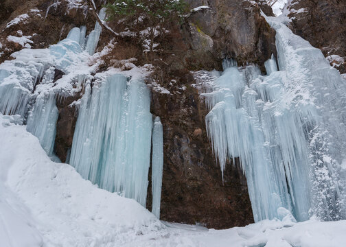 庵滝の氷瀑