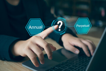 Businessmen and their choices of annual and permanent business contracts