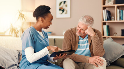 Obraz premium Tablet, talking and nurse with senior man on sofa for medical service, consulting and help. Retirement home, healthcare and caregiver with patient on tech for results, diagnosis and assisted living