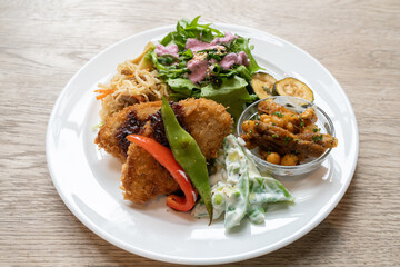 cinqのヘルシーで野菜沢山のランチプレート