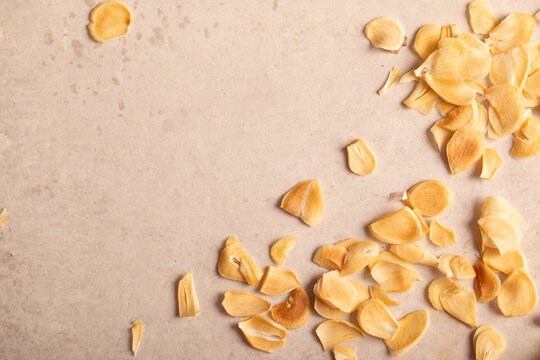 Garlic chips with creamy copy space