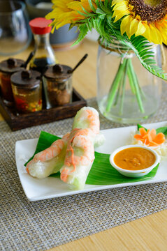 Fresh Spring Rolls &mdash; Thai Appetizer