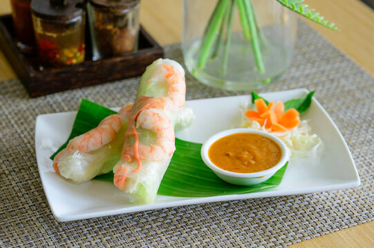 Fresh Spring Rolls &mdash; Thai Appetizer