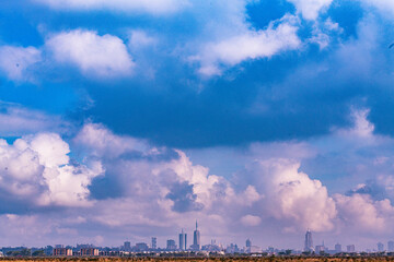 Obraz premium clouds over the city