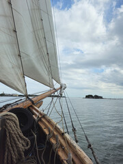 Obraz premium Bow of a sail ship, sea and islands in Helsinki, Finland