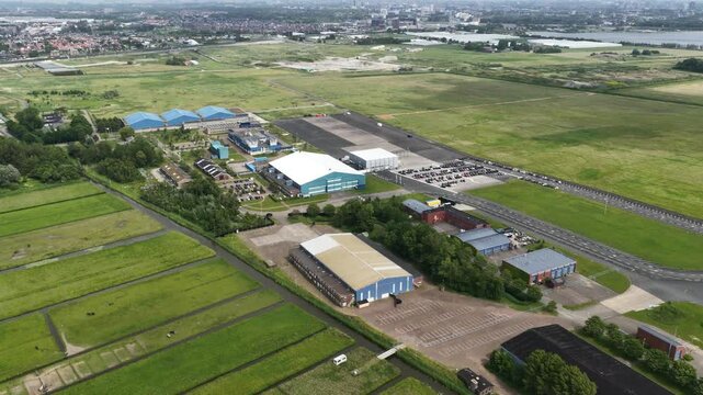 theather hangar, old airport, location for conferences, meetings and events. Theater Hangaar is theater, but also an space that is suitable for various business events.
