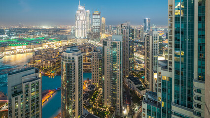 Obraz premium Dubai downtown day to night timelapse