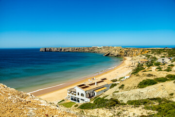 Frühsommerliche Wanderung an der wunderschönen Algarve vor den Toren der Hafenstadt Sagres -...