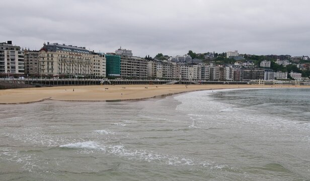 Stadtstrand in San Sebasti&aacute;n im baskenland